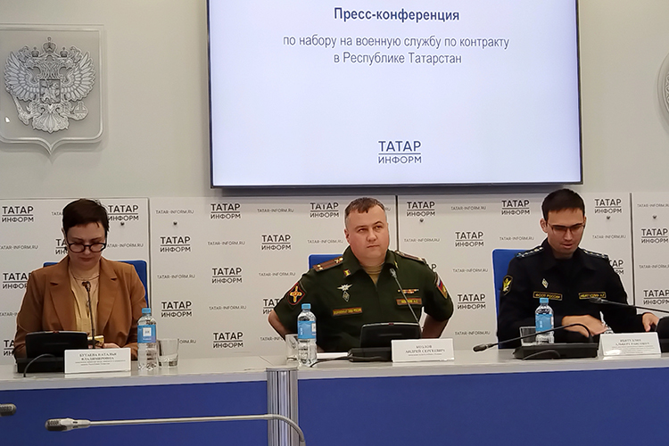 Андрей Козлов: «Принимаем на военную службу в части, которые участвуют в СВО. Это основная наша задача»