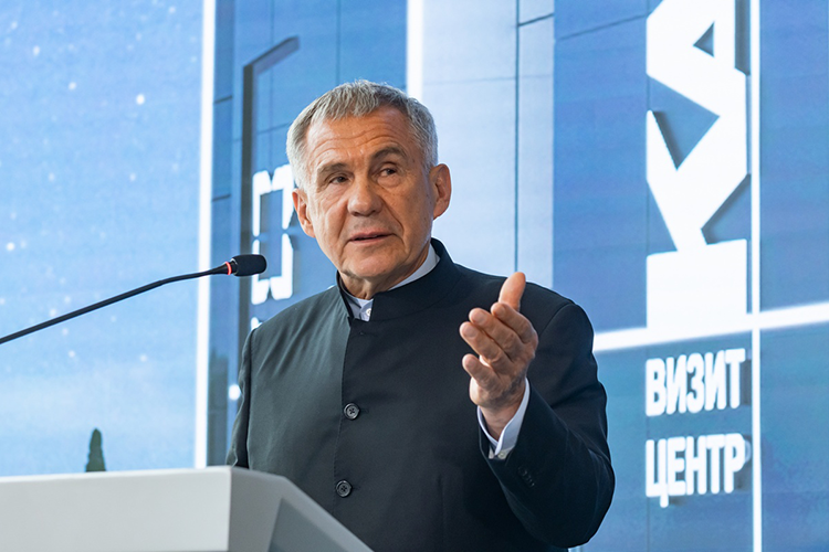 Рустам Минниханов: «Люди, которые сегодня производят автомобили, двигатели, — это уникальные специальности! Мы должны мотивировать наших школьников, чтобы они выбирали точные науки»