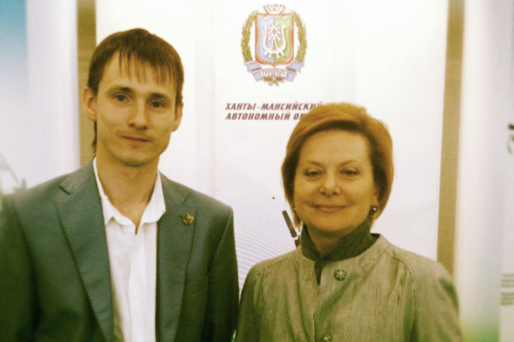 Михаил Шутов является консультантом по коммерческой недвижимости. В этом году он сдал полномочия помощника депутата города Мегиона (Ханты-Мансийский автономный округ), где проработал более 10 лет