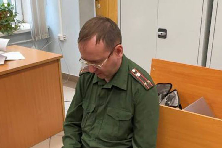 Замруководителя 384-го военно-следственного отдела СК РФ Михаил Шуравин приобщил протокол очной ставки