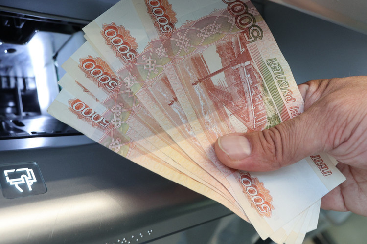 Общий ущерб первой потерпевшей Мусафировой — 1,5 млн рублей, второй потерпевшей Бабайцевой — 1 млн 87 тыс. рублей