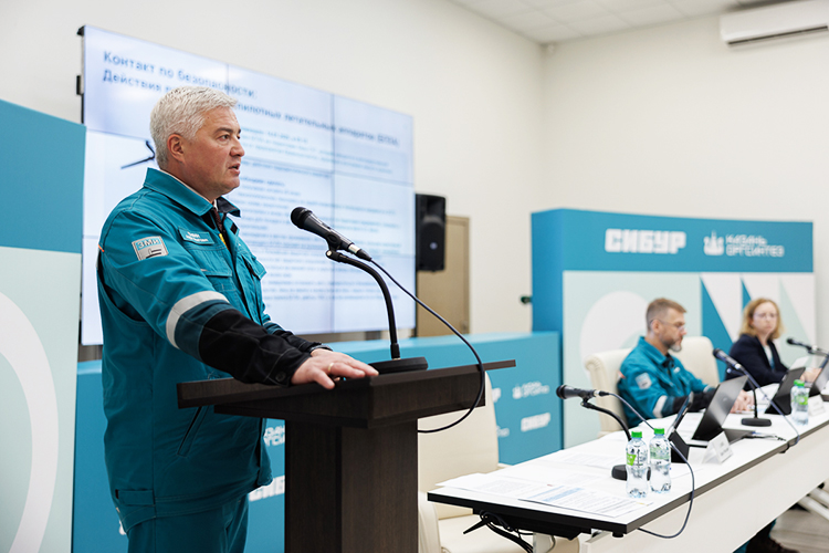 «Нам нужно развивать свои технологии», — говорил накануне гендиректор «Казаньоргсинтеза» Айрат Сафин на общем годовом общем собрании акционеров компании