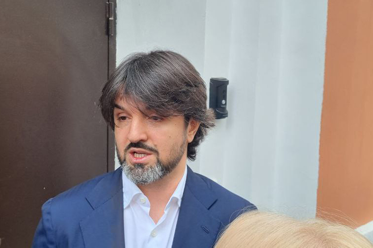 «Будет апелляция и мы не теряем надежду, что кто-нибудь в нашем Отечестве услышит доводы разума и эта экзекуция будет кем-нибудь прервана», — заявил адвокат Иванова Мурад Мусаев