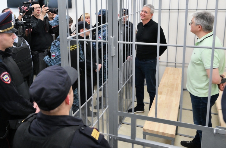 После сегодняшнего оглашения приговора история с уголовным преследованием Иванова не заканчивается