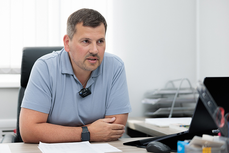 «Я прихожу на предприятие в статусе уже руководителя, но всегда стараюсь пообщаться с пациентами, даже если времени в обрез, хоть несколько слов сказать. И это очень заряжает энергией»