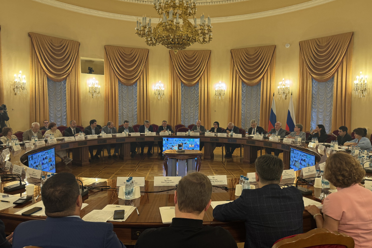На этой неделе в Доме союзов снова обсуждали доклад правительства по нацполитике