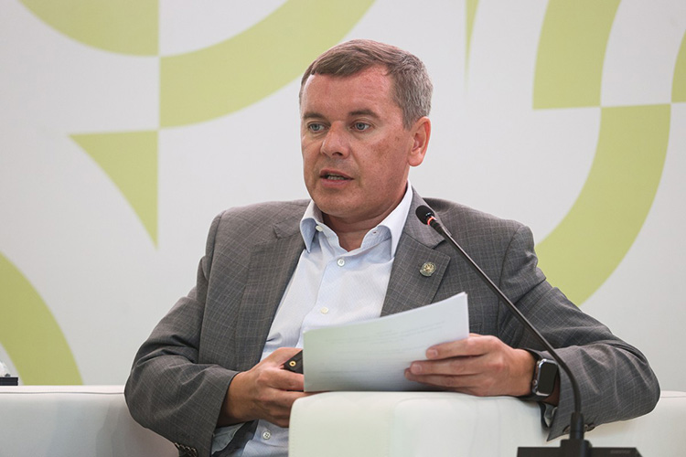 Марат Зяббаров напомнил, что в течение пяти лет аграрии республики нарастили производство молока на 30,7%