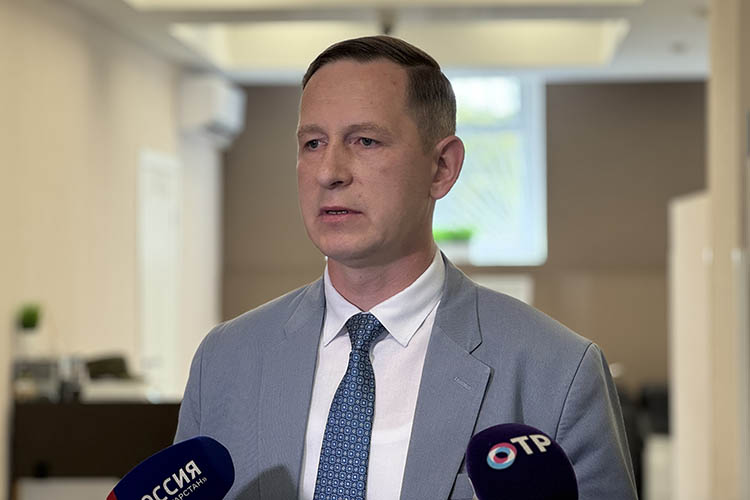 Владислав Кузнецов: «Если кандидат приходит к нам утром, мы проводим медкомиссию, процедуру оформления, подготавливаем документы, после чего отправляем документы в пункт отбора, кандидат попадает в приказ уже вечером»