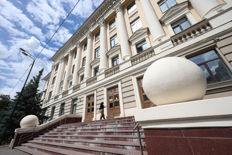 В КГМУ для приема на платные места по программам бакалавриата, специалитета, магистратуры в текущем году предусмотрено 540 мест по очной форме обучения