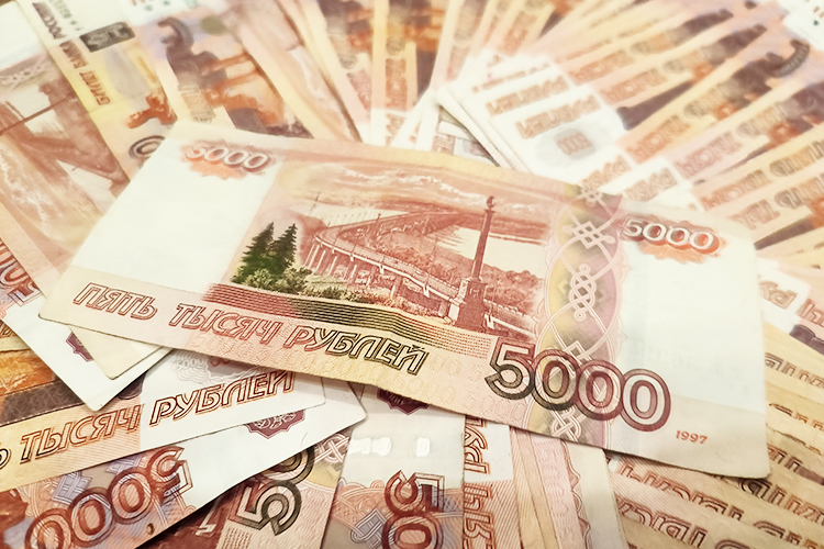 Гибадуллин предлагал своим «клиентам» полный спектр услуг. Помимо ухода от НДС, он еще и обналичивал деньги