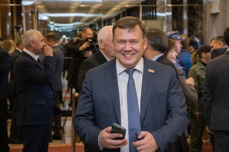 Ренат Мистахов, несмотря на ряд положительных новостей по перспективам и спуск на воду очередного «Метеора-2020», смещается в низ топа, на 26-е место