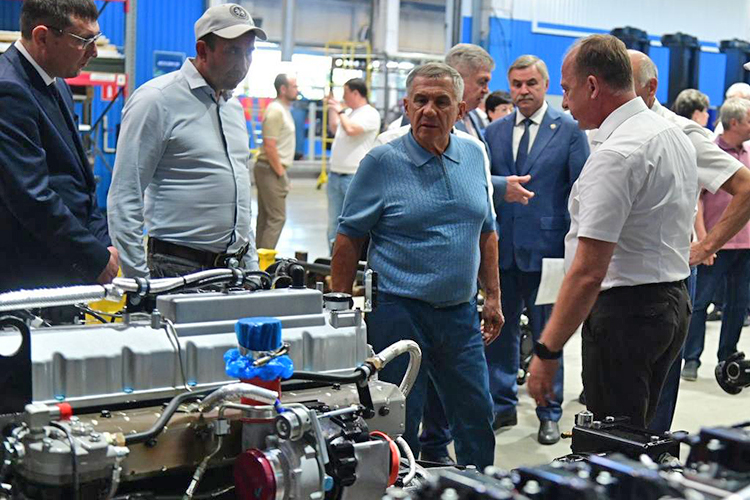 Минниханов посетил автомобильный завод АО «РариТэк Холдинг»