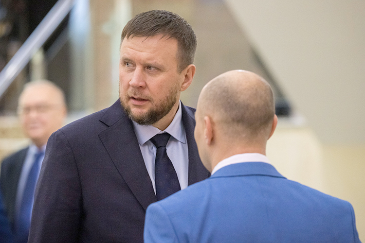К рассмотренному вопросу о мигрантах в своем выступлении вернулся глава регионального отделения ЛДПР Руслан Юсупов