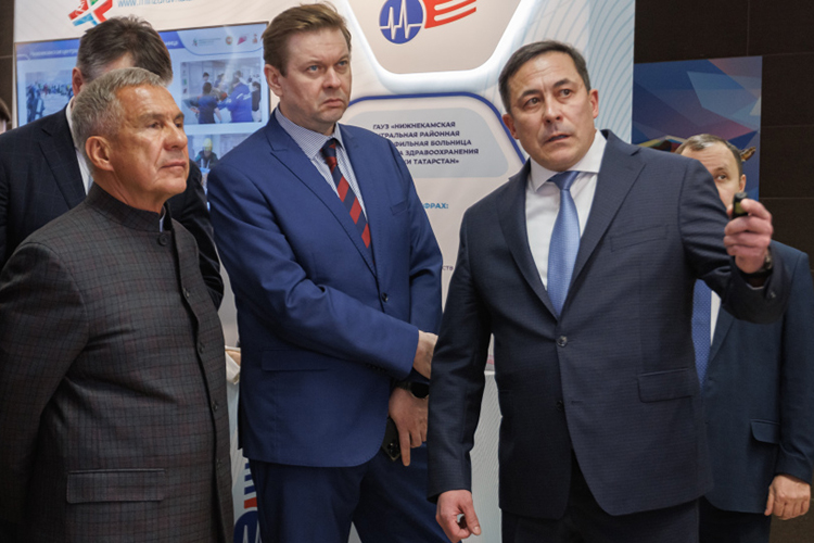 «В 2024 году закончилась пятилетняя программа «Борьба с онкологическими заболеваниями». За это время за счет средств федерального бюджета поставлено 225 единиц оборудования на общую сумму 2,3 миллиарда рублей»