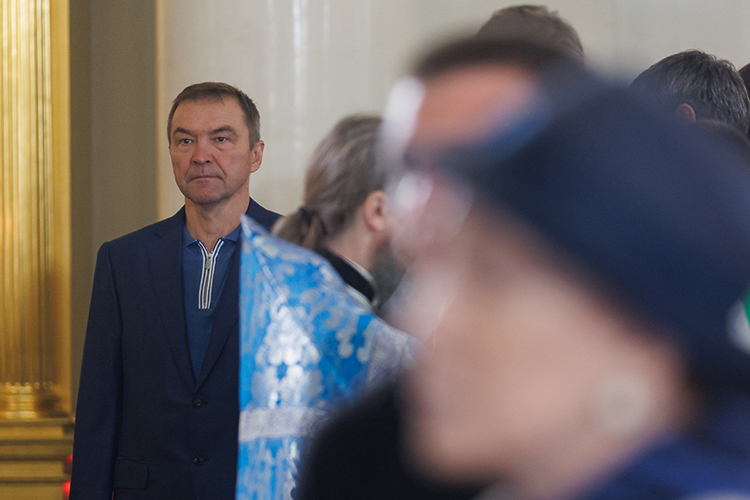 В толпе на задних рядах наш корреспондент приметил главу КЖК Дмитрия Самаренкина