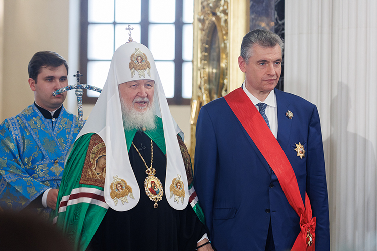 Церковных наград был удостоен и Леонид Слуцкий, внесший немалый вклад в воссоздание корпусов Богородицкой обители