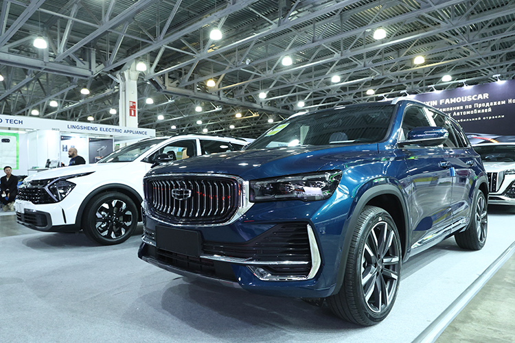 Если в 2024-м за II квартал было продано 1 234 Geely, то в этом году за тот же период — почти в 2 раза меньше — 695 машин