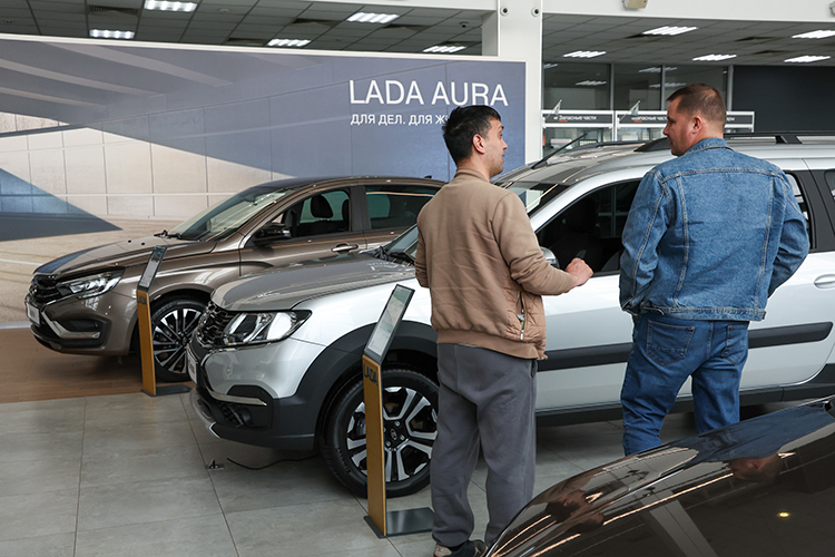 Продажи автомобилей LADA за прошедший квартал снизились в рамках рынка Татарстана на 32%, хотя в целом по стране продажи данной марки просели на 25%