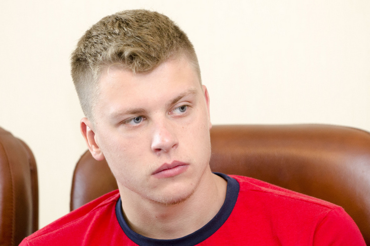 Красных вышел в финал 200 м вольным стилем