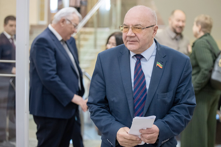 КПРФ в качестве главного кандидата в списке поставила депутата Госсовета РТ, заведующего кафедрой реставрации наследия в КФУ Фадбира Сафина