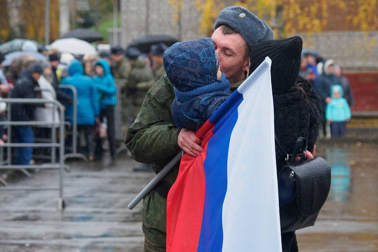 «Я прекрасно понимаю, что психологи, которые сейчас есть, военным точно не помогут — это 100 процентов. Но с детьми и семьями гражданские психологи могут как-то помочь»
