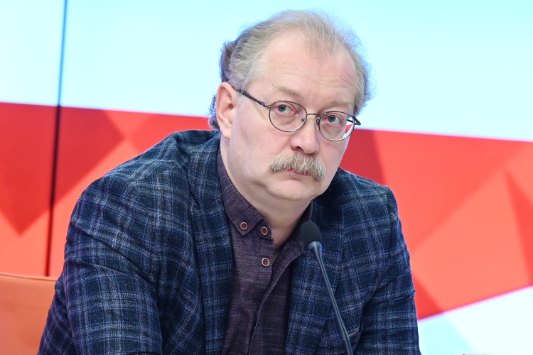 Андрей Продеус: «Не очень продуманные мамы говорят: «Зачем я буду мучиться, рожать, через схватки проходить, когда можно сделать 15–20-минутную операцию, и все»