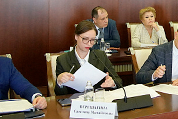 Как пишет «Коммерсантъ», Гордиенко в отставку ушла по собственному желанию. Ее место заняла замминистра экономического развития и инвестиционной политики РБ Светлана Верещагина