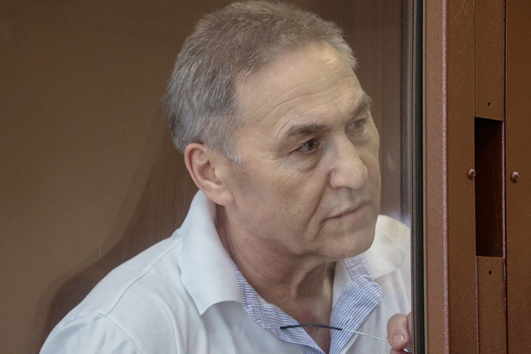 Скандалы с уголовными делами в МЧС в Татарстане начались с 2020 года. Тогда был задержан теперь уже бывший замминистра МЧС РТ Ильхам Насибуллин