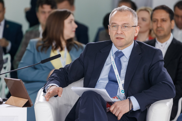 Дмитрий Вольвач: «Наша самая главная задача — чтобы все оказались в реестре, а дальше уже внутри реестра будем вырабатывать ответы на вопросы, которые, может быть, сейчас не очевидны, потому что жизнь нас еще с ними не столкнула»
