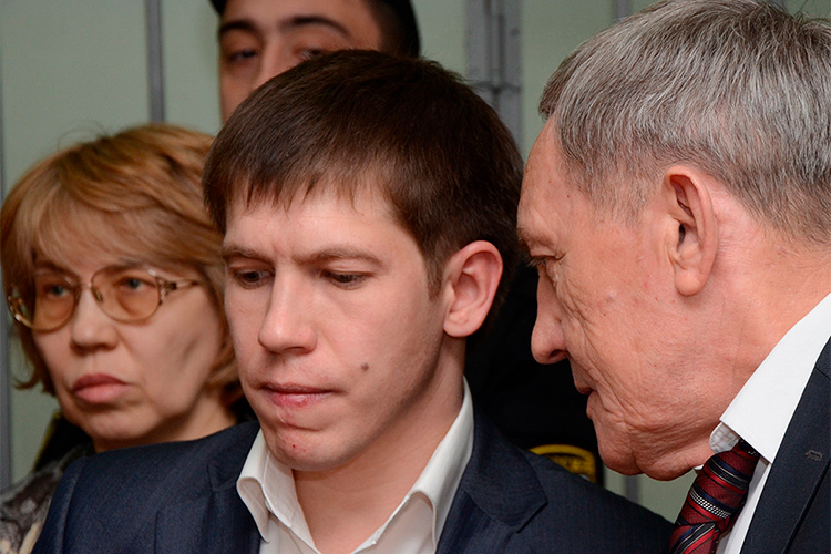 Примерно полгода назад Ильдар Курманов сдал экзамен, принес присягу и получил адвокатские корочки