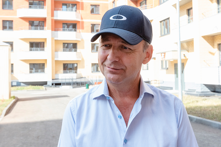 Азат Нигматзянов вхож на совещания под председательством Минниханова, и очень часто его мнение учитывают в строительных вопросах, в том числе и по объектам, которые вроде бы не находятся под контролем исполкома