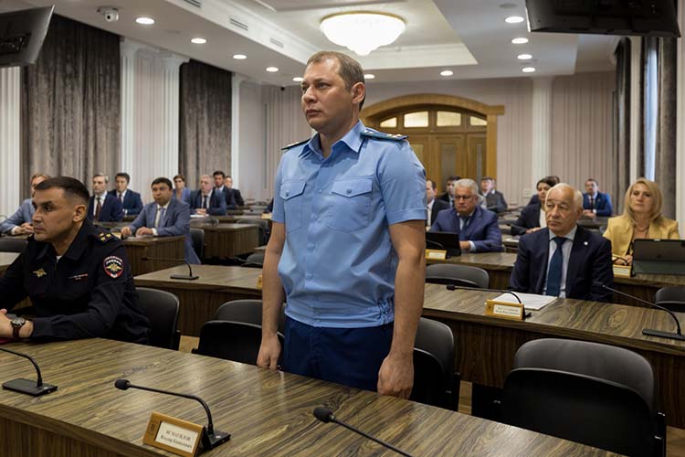 Ильдар Исмагилов на протяжении 9 лет руководил отделом по надзору за исполнением законов о федеральной безопасности, межнациональных отношениях и противодействии экстремизму и терроризму прокуратуры РТ. После чего, в ноябре 2023 года, Суяргулов доверил ему прокуратуру Альметьевска