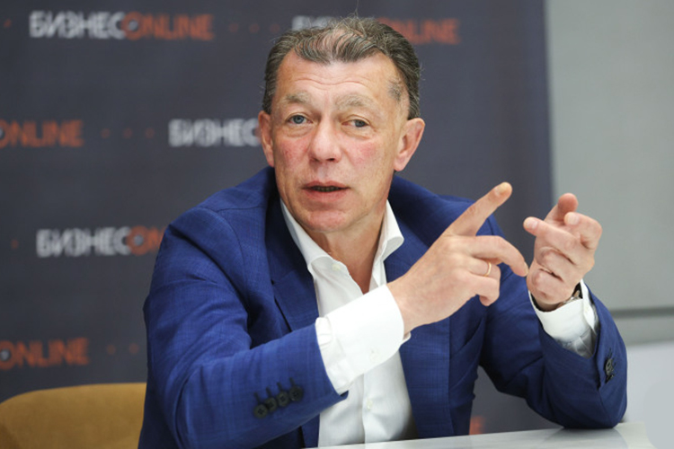 «Я как председатель комитета Госдумы по экономической политике открыт к конструктивному диалогу и еще раз подчеркну: постоянно общаюсь с руководителями предприятий по всей стране»