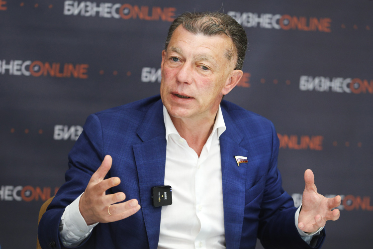 Максим Топилин: «Мы очень много говорим о необходимости регулирования влияния искусственного интеллекта, поскольку он все больше и больше проникает в нашу жизнь»