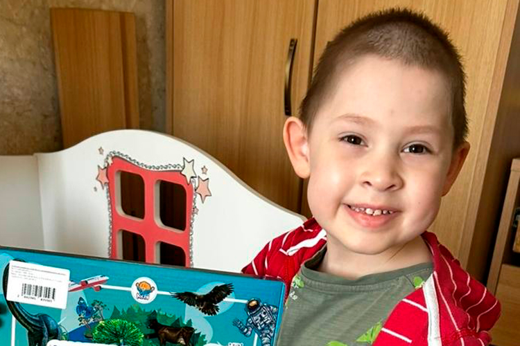 Сейчас мальчику необходим мощный противовирусный препарат фоскарнет, который защитит организм ребенка в период восстановления, когда иммунитет практически отсутствует и любая инфекция может свести на нет все усилия врачей