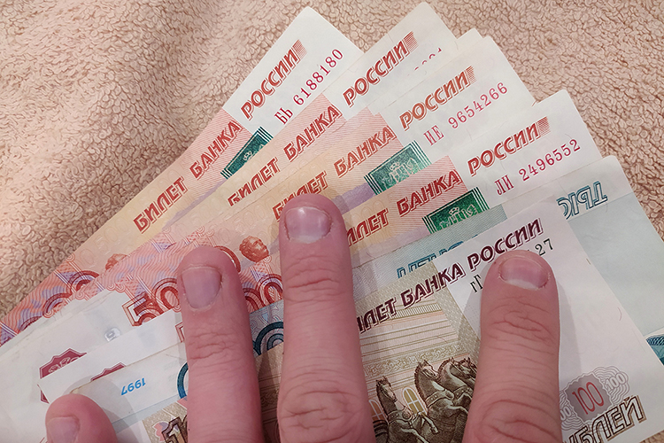 За обыкновенную акцию и привилегированную компания выплатит по 14,35 рубля. Это почти в 3 раза меньше, чем за аналогичный период прошлого года