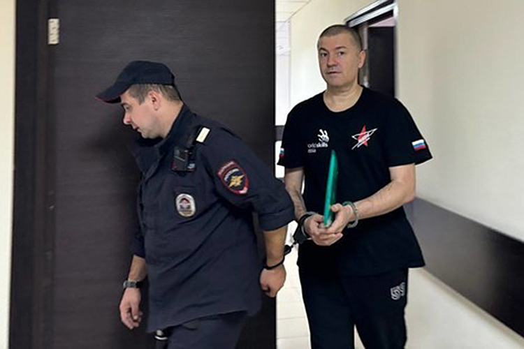 Уразов рассказал, что с 2012 года работал в проекте WorldSkills Russia, когда еще о создании агентства, которое он впоследствии возглавил, не было и речи