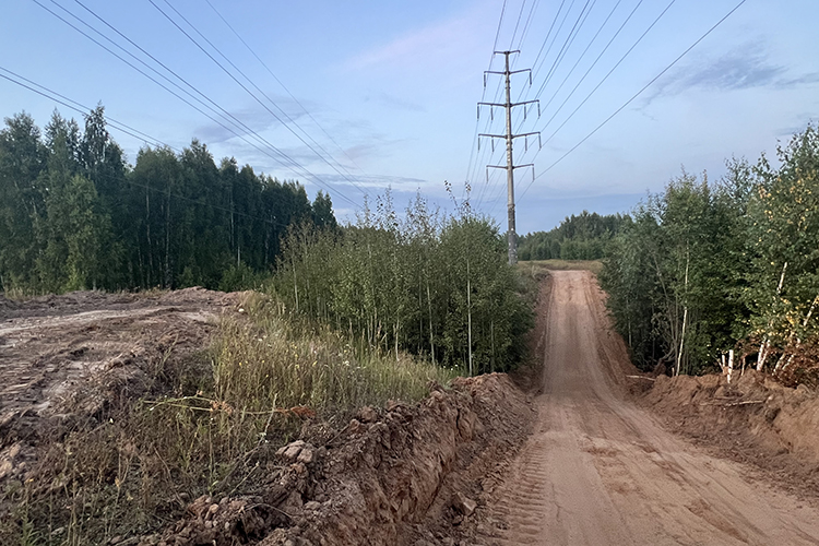 Опровергли начало дорожных работ как в исполкоме Казани, так и в миндортрансе РТ. И это действительно не работы с газопроводами. Там строят новый водопровод
