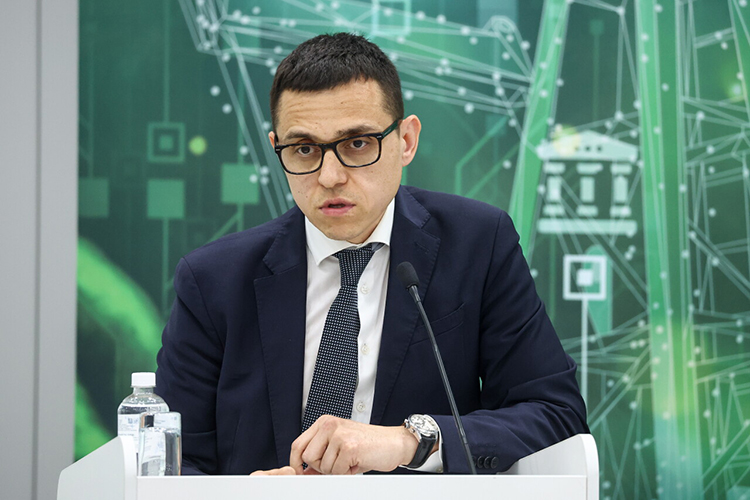 Айдарбек Исаханов: «Есть выражение: «Пока зумеры лайкают, бумеры платят за туры по 10 тысяч долларов»