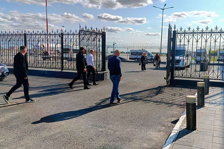 Стас Михайлов в аэропорту Казани