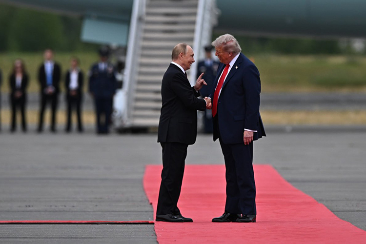 Суммарно Путин и Трамп за закрытыми дверями обсуждали вопросы чуть менее трех часов