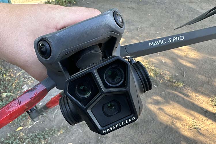 «Мавики» китайской фирмы DJI (разведдроны) были, к слову, всегда (имеем в виду их участие в СВО), но их насчитывалось ограниченное количество ввиду отсутствия большого числа операторов этих самых дронов