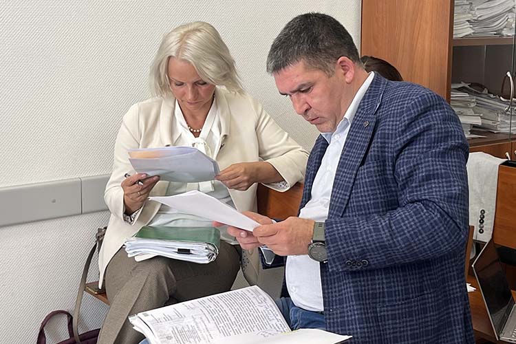 Адвокаты четы Изаак