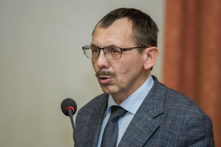 За 8 лет работы Анатолий Николаевич выстроил международные отношения вуза. Например, тесные связи у НЧИ КФУ были с Казахстаном, США — не раз производился обмен студентов, преподавателей