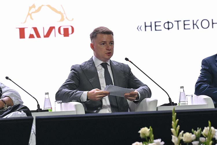 К концу этого года доля российского оборудования на нефтегазовом рынке должна достичь 80%. Для сравнения: 10 лет назад она составляла лишь 43%, рассказал замглавы минпромторга РФ Михаил Иванов