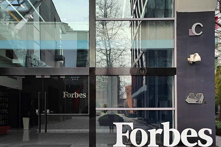 Табель о рангах сегодня утром опубликовал журнал Forbes. Как и год назад, в список 20 самых богатых женщин в России попали две представительницы республики — Лидия Сультеева и Гузелия Сафина