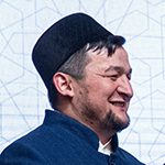 Ильяс Халиков — шоумен, исполнитель религиозных песнопений, халяльный тамада