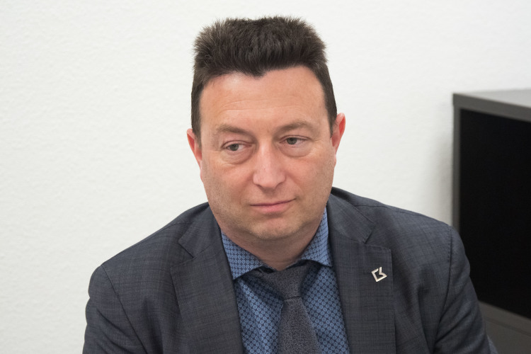В марте 2020-го Зарипов ушел из банка по своему желанию и занялся собственным бизнесом. В сентябре им была зарегистрирована фирма ООО «Союзагротранс», которая специализируется на грузоперевозках