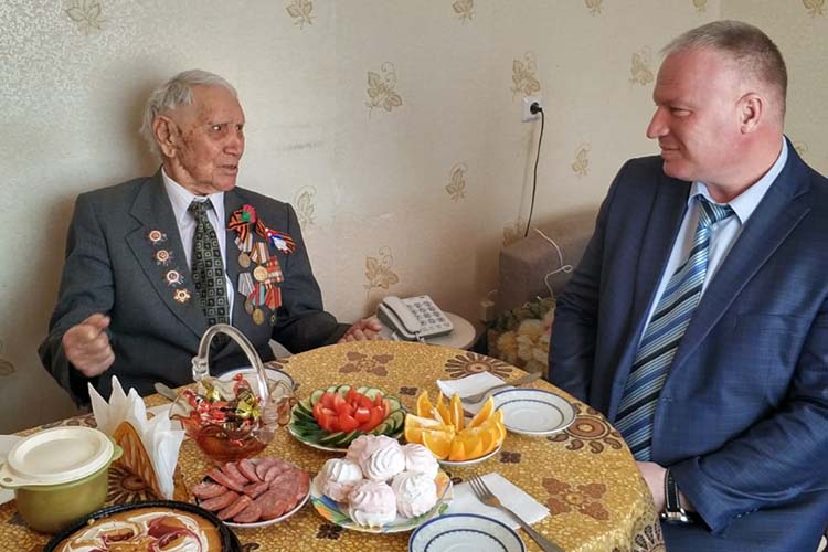 В 2017 году глава Чистопольского района Дмитрий Иванов присвоил Накипу Хайруллину звание «Почетный гражданин Чистопольского муниципального района Республики Татарстан»