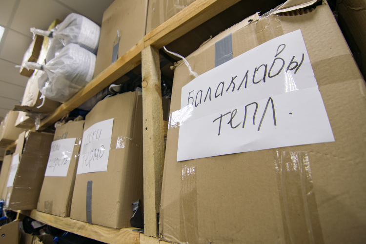 «Уже сейчас готовим «тепляк»: теплые носки, обувь, одежда. Контрактники, которые приходят, уже сразу начинают готовиться и сразу берут с собой теплые вещи»